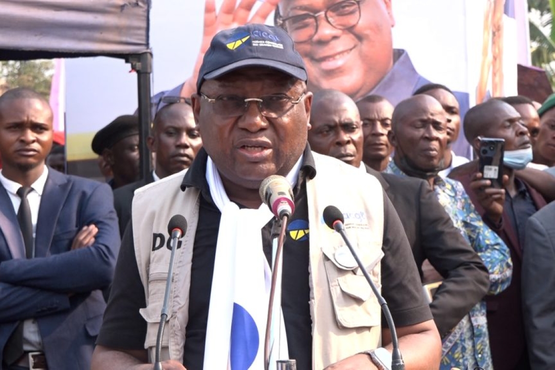 Quand les routes restent sales, mais les comptes bancaires bien nettoyés ! :  Le DG Nico Nzau de l’ACGT au cœur d’un assainissement financier trouble