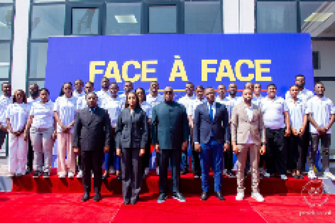 Face aux jeunes , Félix Tshisekedi lance un appel à plus d'engagement patriotique