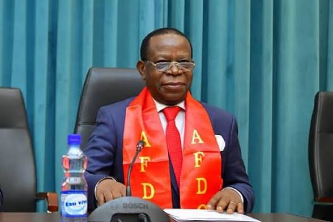 Quand le FOMIN finance BAHATI LUKWEBO ?